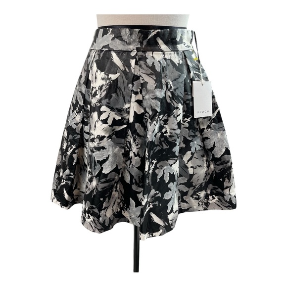 FRNCH PARISWomen Black Floral Faux Leather Circle Skirt Above Knee Sz-S NWT-FLAW - Picture 1 of 14